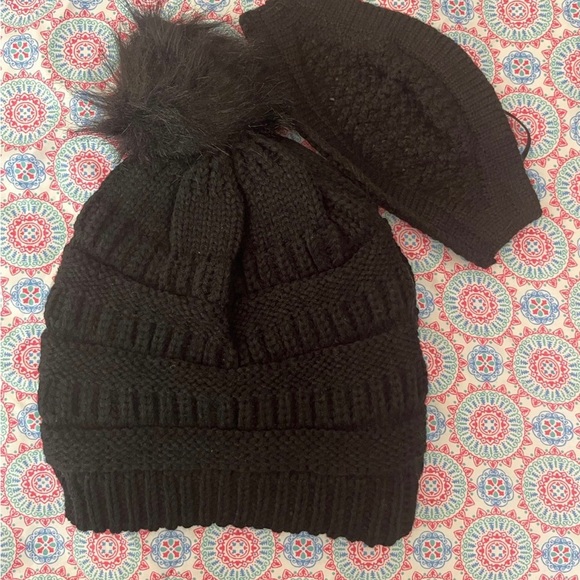 Winter beanie with matching mask with pompom, Unisex adult, one size - 2 colors - Picture 3 of 5